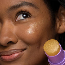 Load image into Gallery viewer, golden hour hydrating spf30 stick
protect, clarify, hydrate &amp; glow
